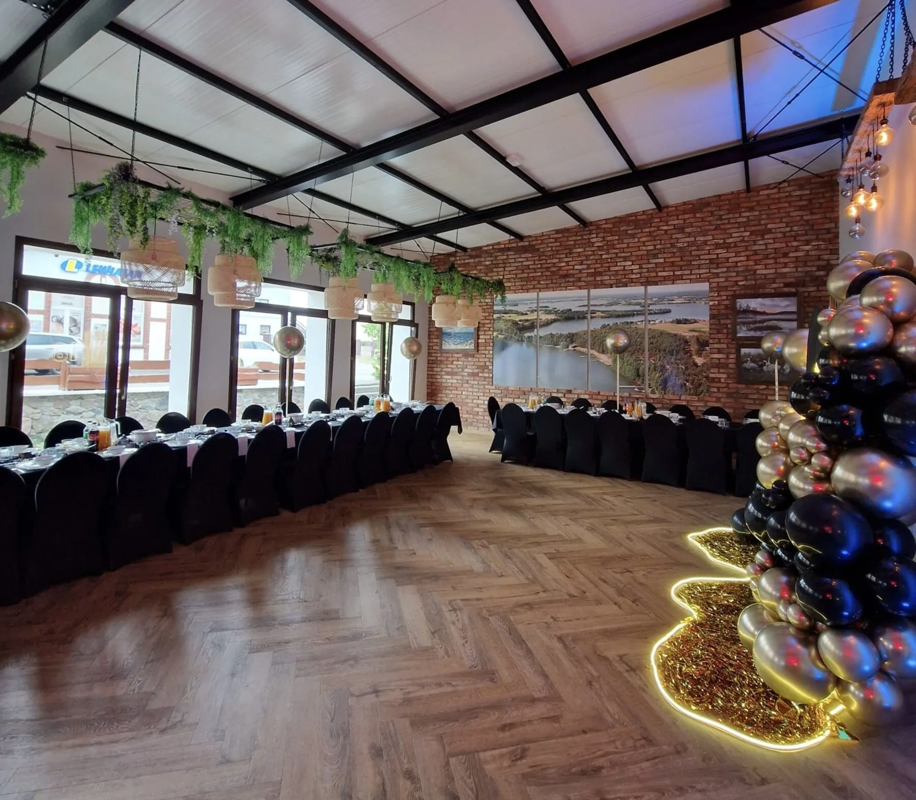 Sala przygotowana na osiemnastkę